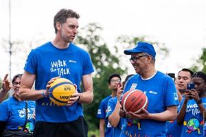 Over 8000 people, including sports and health champions, join 5th WHO Walk the Talk in Geneva