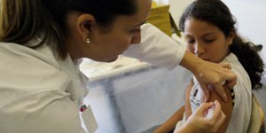 PAHO urges countries to strengthen vaccination efforts  ...